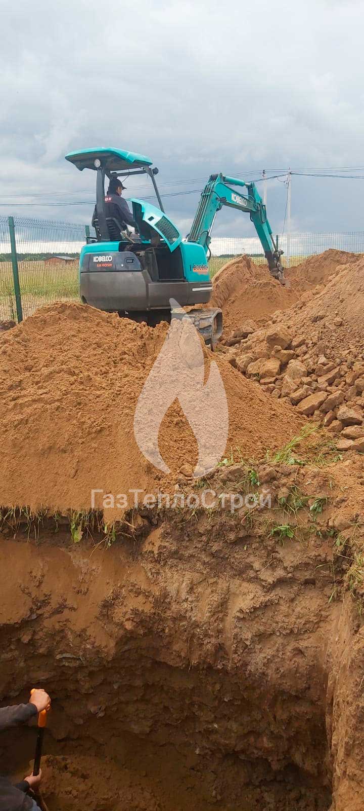 Изображение эскаватора в работе